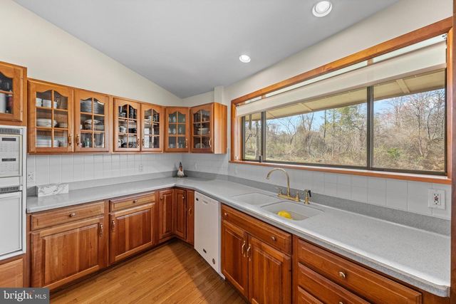 2119 S SUGAN RD, New Hope, PA 18938