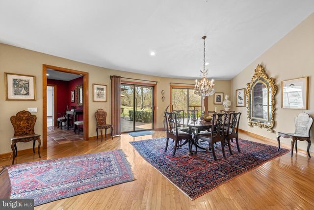 2119 S SUGAN RD, New Hope, PA 18938