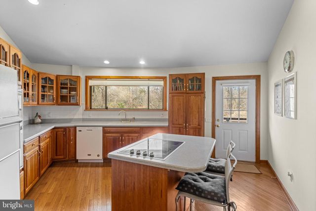 2119 S SUGAN RD, New Hope, PA 18938