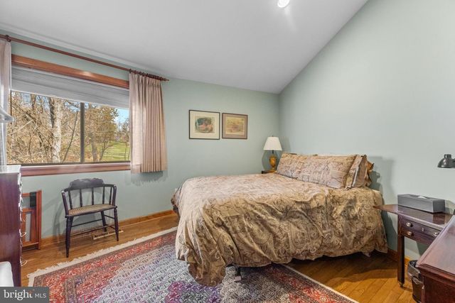 2119 S SUGAN RD, New Hope, PA 18938