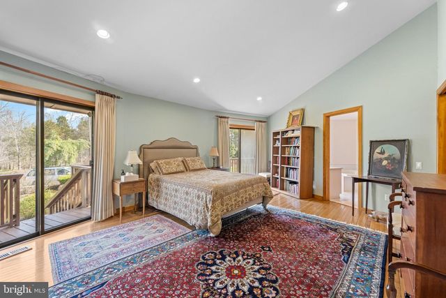2119 S SUGAN RD, New Hope, PA 18938
