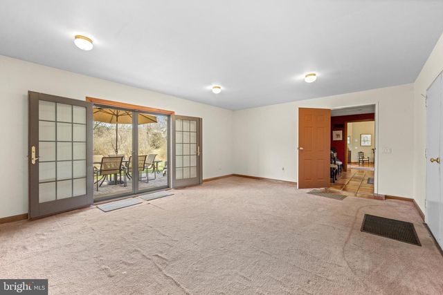 2119 S SUGAN RD, New Hope, PA 18938
