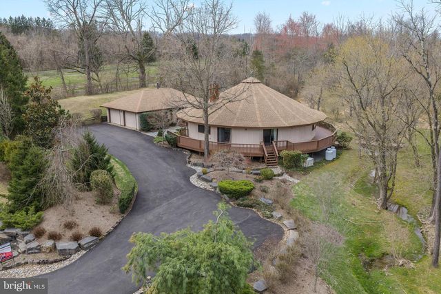 2119 S SUGAN RD, New Hope, PA 18938