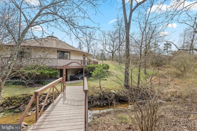 2119 S SUGAN RD, New Hope, PA 18938