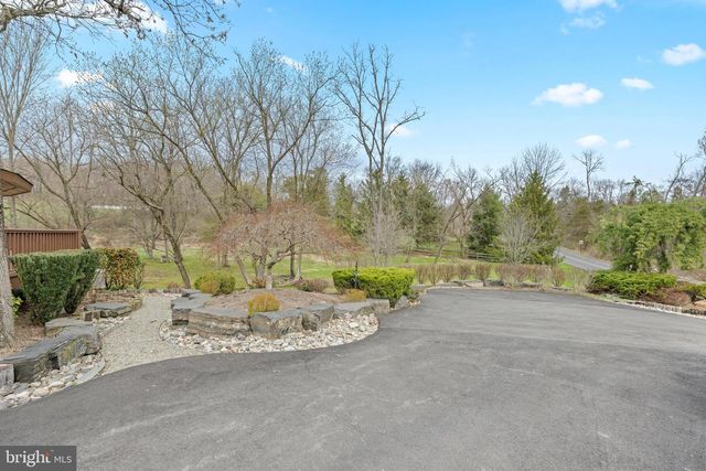 2119 S SUGAN RD, New Hope, PA 18938