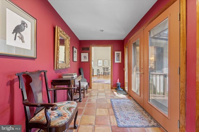 2119 S SUGAN RD, New Hope, PA 18938