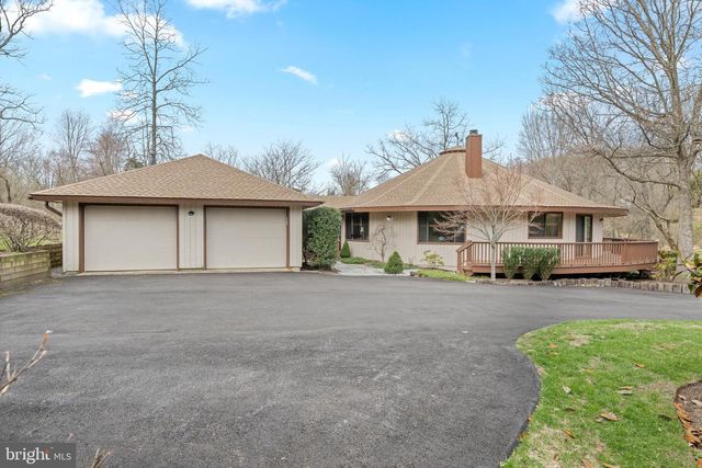 2119 S SUGAN RD, New Hope, PA 18938