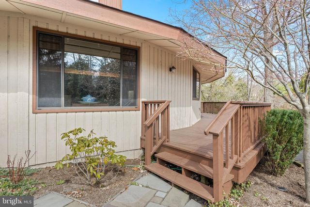 2119 S SUGAN RD, New Hope, PA 18938