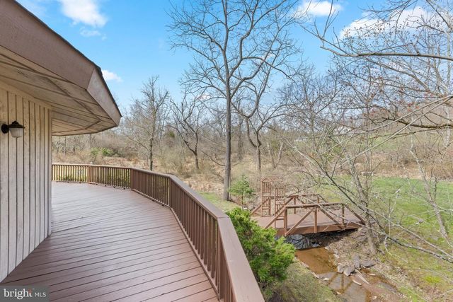 2119 S SUGAN RD, New Hope, PA 18938