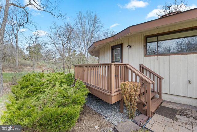 2119 S SUGAN RD, New Hope, PA 18938