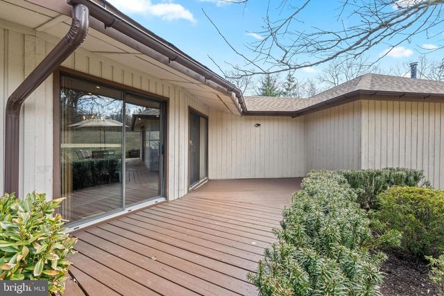 2119 S SUGAN RD, New Hope, PA 18938
