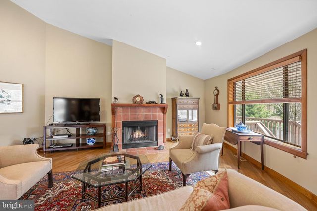 2119 S SUGAN RD, New Hope, PA 18938