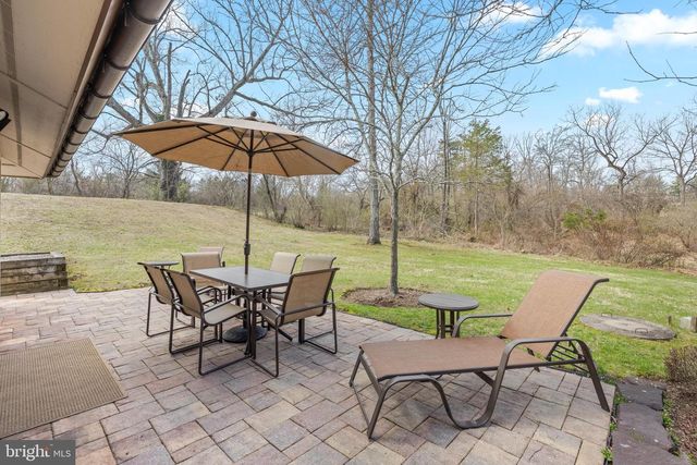 2119 S SUGAN RD, New Hope, PA 18938