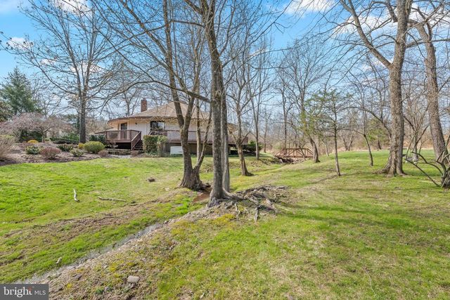 2119 S SUGAN RD, New Hope, PA 18938