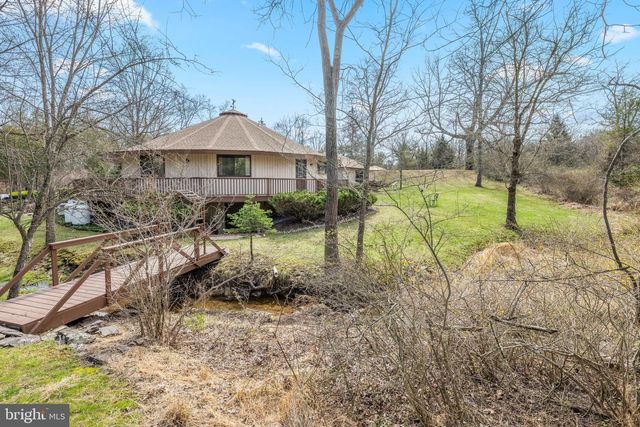 2119 S SUGAN RD, New Hope, PA 18938