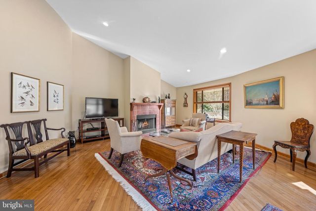 2119 S SUGAN RD, New Hope, PA 18938