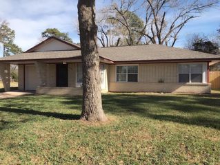 6001 Bretshire Drive, Houston, TX 77016