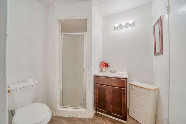 204 Cedarcrest Dr, Marshall, TX 75672