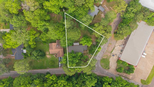 204 Cedarcrest Dr, Marshall, TX 75672