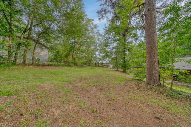 204 Cedarcrest Dr, Marshall, TX 75672