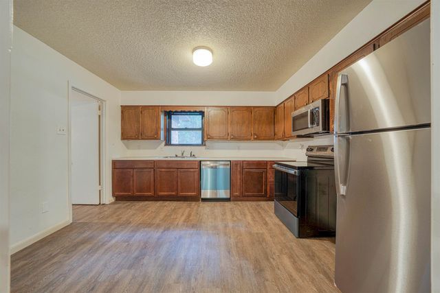 204 Cedarcrest Dr, Marshall, TX 75672