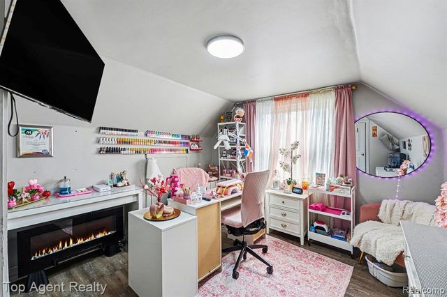 2135 Regina Avenue, Lincoln Park, MI 48146