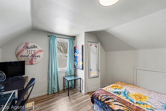 2135 Regina Avenue, Lincoln Park, MI 48146