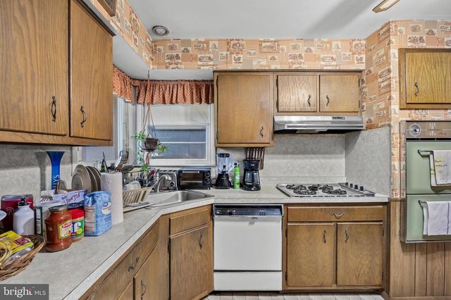 606 HAMILTON DR, Cinnaminson, NJ 08077