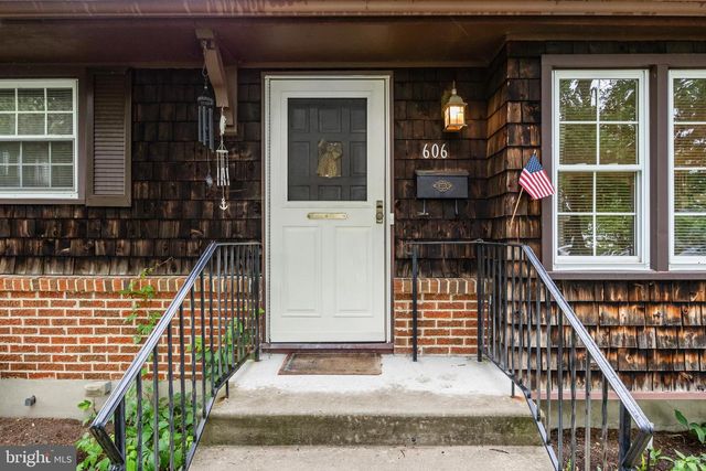 606 HAMILTON DR, Cinnaminson, NJ 08077