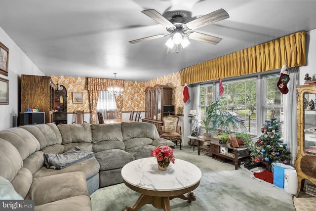 606 HAMILTON DR, Cinnaminson, NJ 08077