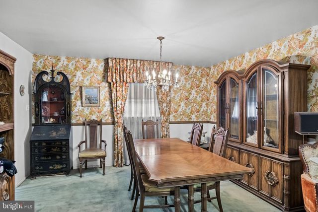 606 HAMILTON DR, Cinnaminson, NJ 08077