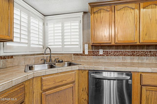 3720 TIERRA AURORA Drive, El Paso, TX 79938