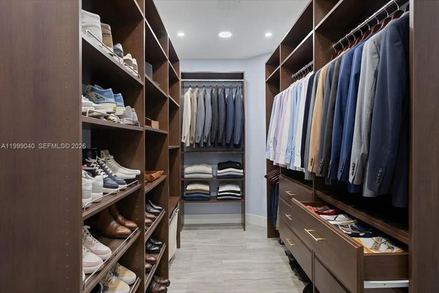 6001 N Falls Cir Dr 310, Lauderhill, FL 33319