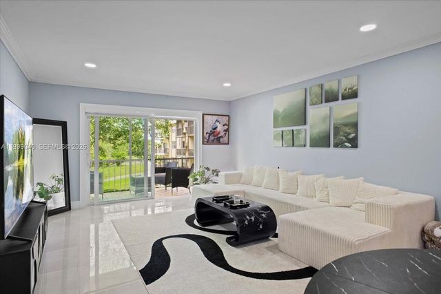 6001 N Falls Cir Dr 310, Lauderhill, FL 33319