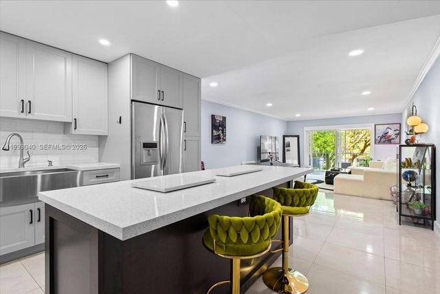 6001 N Falls Cir Dr 310, Lauderhill, FL 33319