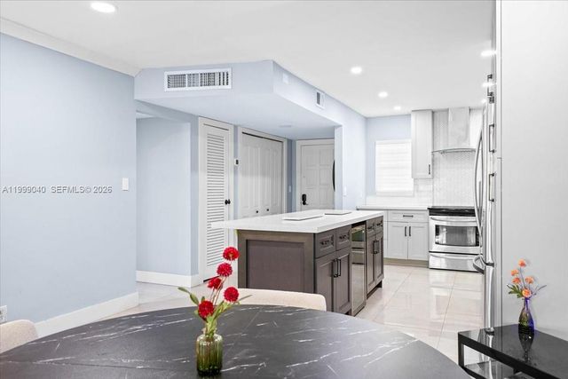 6001 N Falls Cir Dr 310, Lauderhill, FL 33319