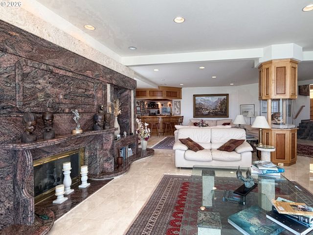 98696 FOX Dr, Brookings, OR 97415