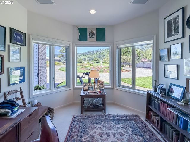 98696 FOX Dr, Brookings, OR 97415