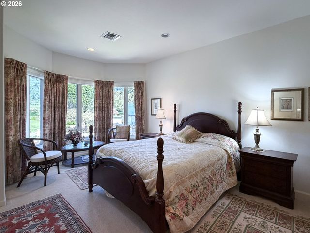 98696 FOX Dr, Brookings, OR 97415