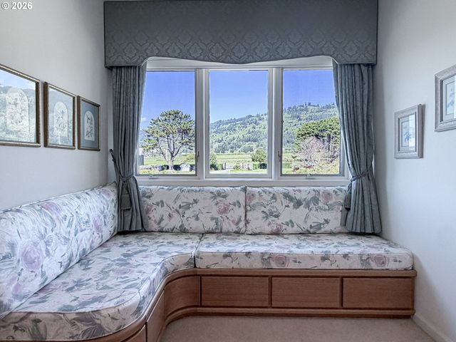 98696 FOX Dr, Brookings, OR 97415