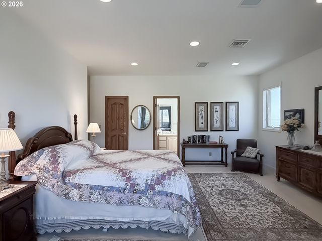 98696 FOX Dr, Brookings, OR 97415