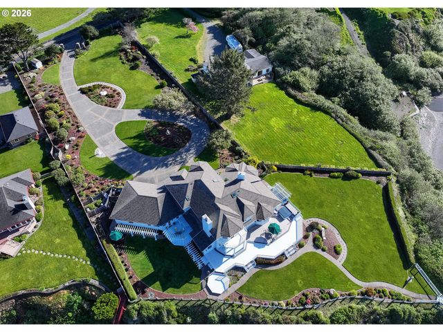 98696 FOX Dr, Brookings, OR 97415