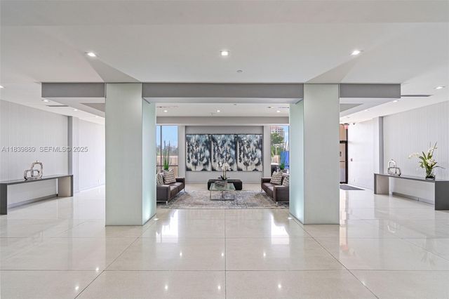 20379 W Country Club Drive PH38, Aventura, FL 33180