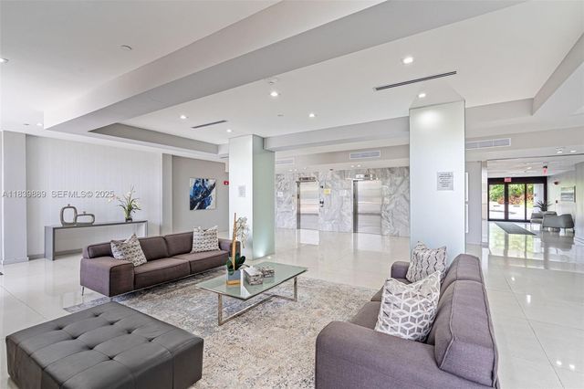 20379 W Country Club Drive PH38, Aventura, FL 33180