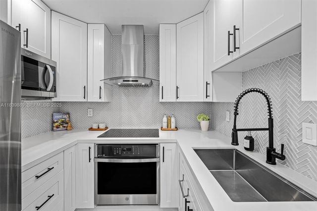 20379 W Country Club Drive PH38, Aventura, FL 33180