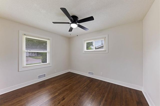 4015 Lawn Avenue, Kansas City, MO 64130