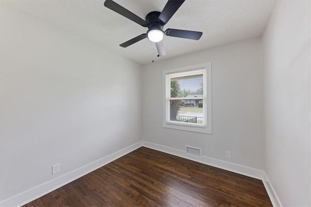 4015 Lawn Avenue, Kansas City, MO 64130