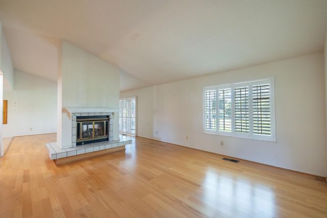 2738 Stony Creek Cir, Acampo, CA 95220