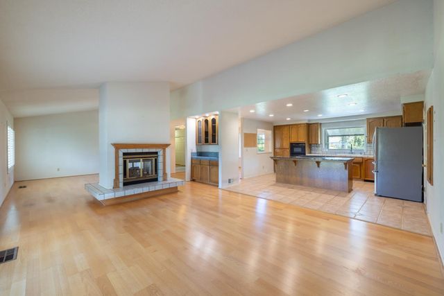 2738 Stony Creek Cir, Acampo, CA 95220