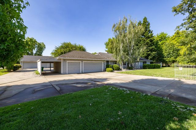 2738 Stony Creek Cir, Acampo, CA 95220